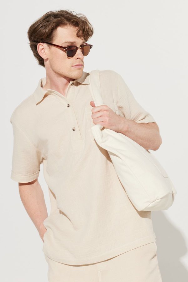 AC&Co / Altınyıldız Classics AC&Co / Altınyıldız Classics Men's Beige Comfort Fit Classic Collar 100% Cotton Muslin Patterned Short Sleeve Shirt with Pocket.