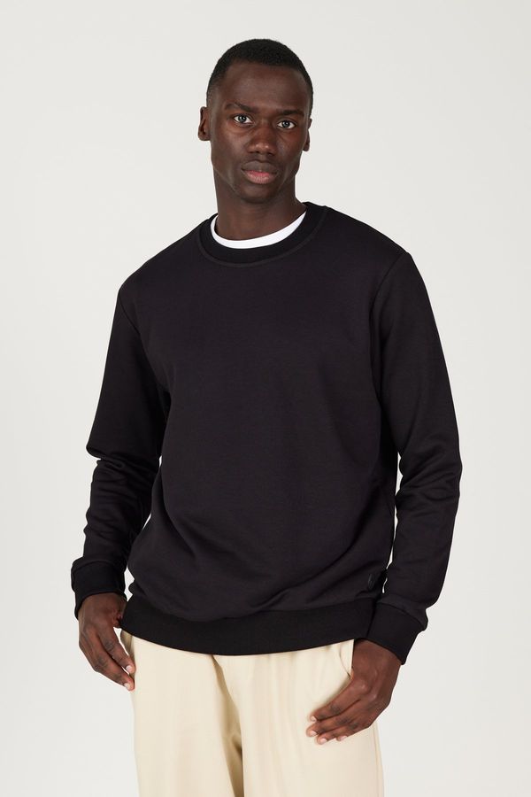 AC&Co / Altınyıldız Classics AC&Co / Altınyıldız Classics Men's Black Standard Fit Regular Fit Crew Neck 3 Thread Cotton Sweatshirt