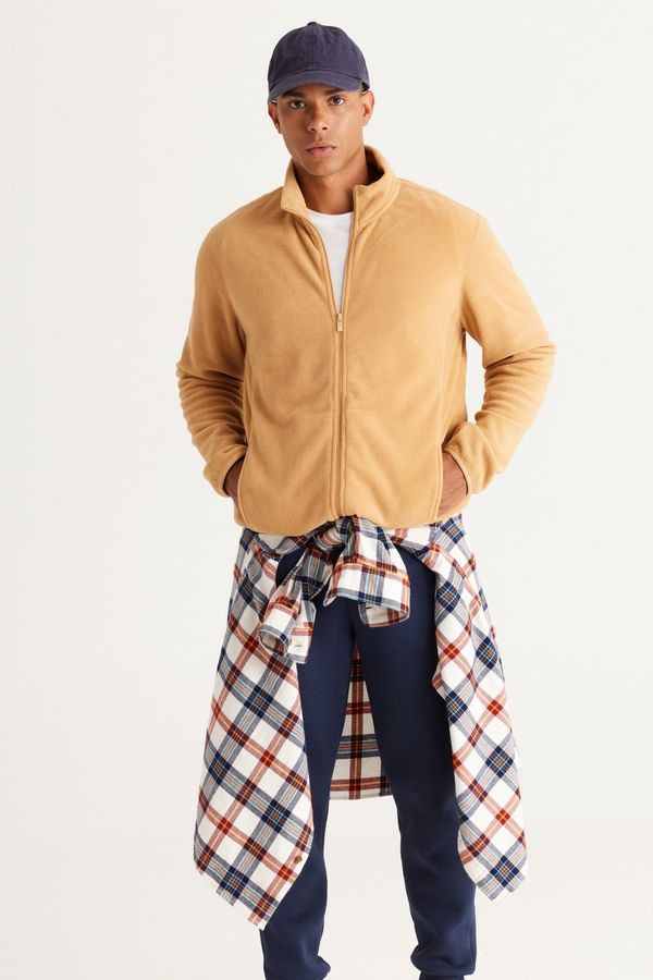AC&Co / Altınyıldız Classics AC&Co / Altınyıldız Classics Men's Caramel Anti-pilling Anti-Pilling Standard Fit High Bato Collar Sweatshirt Fleece Jacket