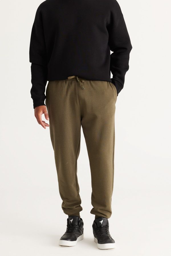 AC&Co / Altınyıldız Classics AC&Co / Altınyıldız Classics Men's Khaki Standard Fit Normal Cut Comfortable Cotton Sweatpants with Side Pockets.