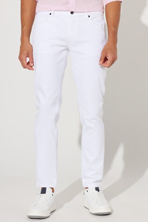 AC&Co / Altınyıldız Classics AC&Co / Altınyıldız Classics Men's White 360 Degree Stretchy Slim Fit, Slim-fit Diagonal Pattern Trousers.