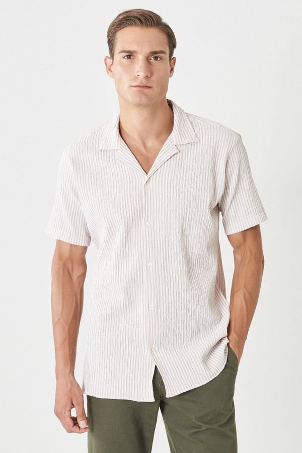 AC&Co / Altınyıldız Classics AC&Co / Altınyıldız Classics Men's White-beige Comfort Fit Relaxed Cut Mono Collar Seersucker Striped Shirt