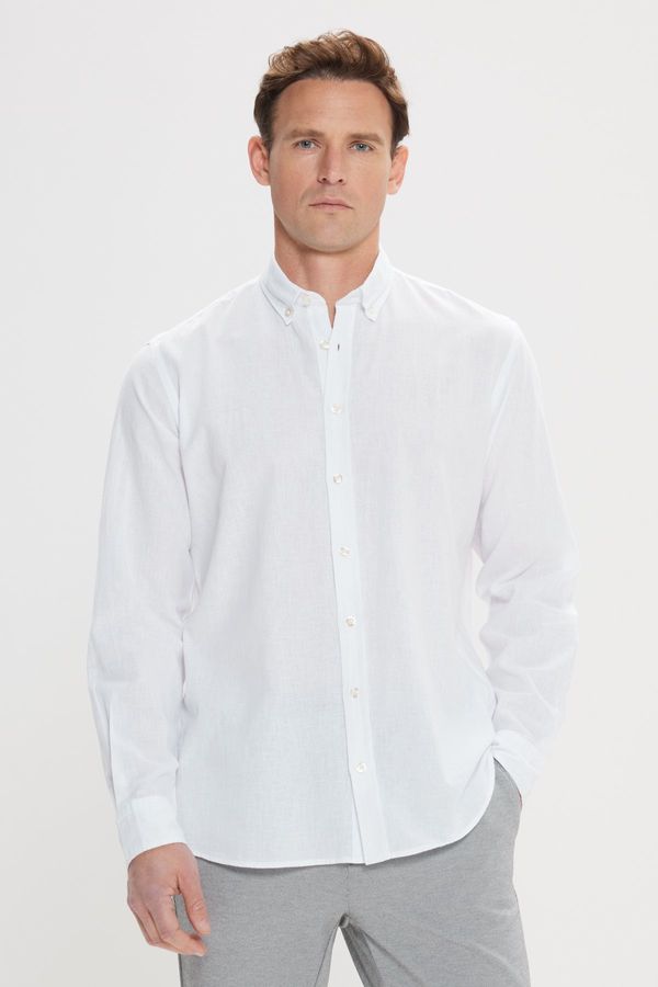 AC&Co / Altınyıldız Classics AC&Co / Altınyıldız Classics Men's White Comfort Fit Comfortable Cut Buttoned Collar Casual Linen Shirt.