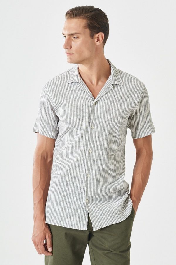 AC&Co / Altınyıldız Classics AC&Co / Altınyıldız Classics Men's White-khaki Comfort Fit Comfy Cut Monocollar See-through Striped Shirt.
