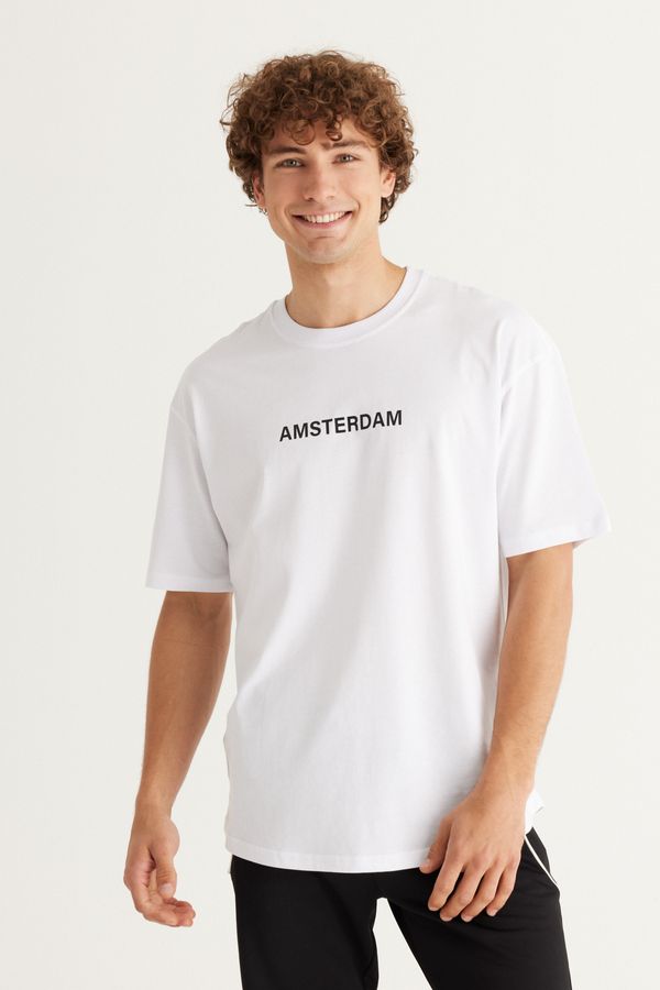 AC&Co / Altınyıldız Classics AC&Co / Altınyıldız Classics Men's White Long Fit 100% Cotton Oval Cut Crew Neck Amsterdam Print Short Sleeved T-Shirt.