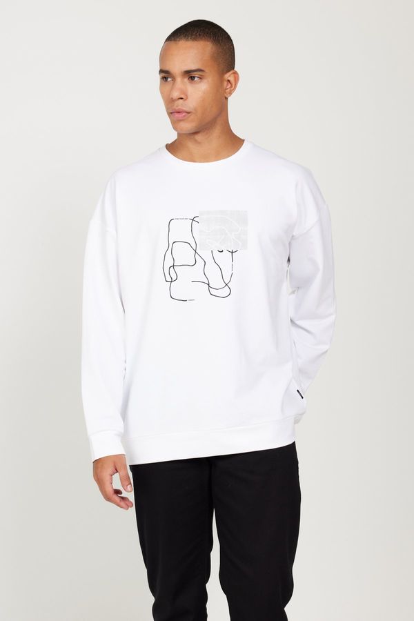 AC&Co / Altınyıldız Classics AC&Co / Altınyıldız Classics Men's White Oversized Loose Fit Crew Neck Printed Comfortable Sweatshirt.