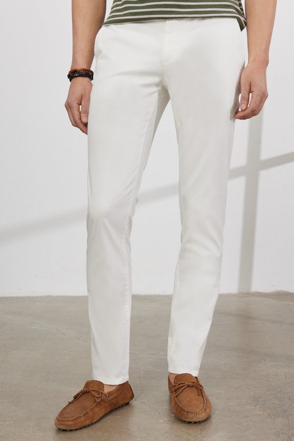 AC&Co / Altınyıldız Classics AC&Co / Altınyıldız Classics Men's White Slim Fit Slim Fit Flexible Chino Pants with Side Pockets.