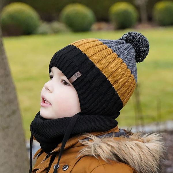 AGBO AGBO Boy's winter set: hat and tube scarf black Hary with pompom