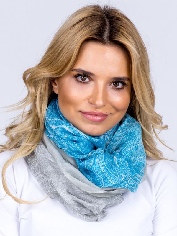 Fashionhunters Airy ombre scarf with decorated gray and blue patterns