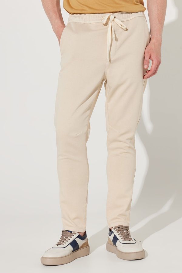 ALTINYILDIZ CLASSICS ALTINYILDIZ CLASSICS Men's Beige Slim Fit Slim Fit Cotton Trousers with Side Pockets.
