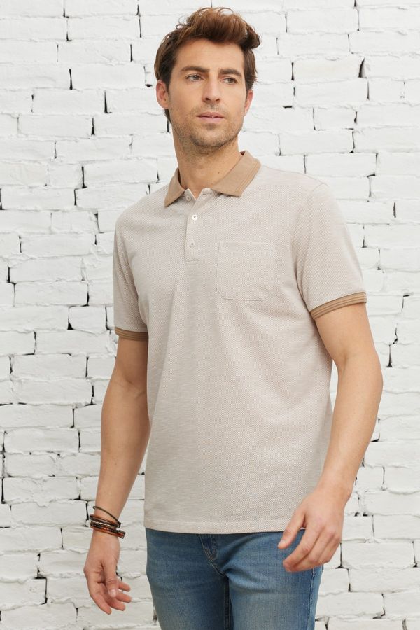 ALTINYILDIZ CLASSICS ALTINYILDIZ CLASSICS Men's Beige-white Comfort Fit Loose-fitting Polo Collar Cotton Jacquard T-Shirt with Pocket.