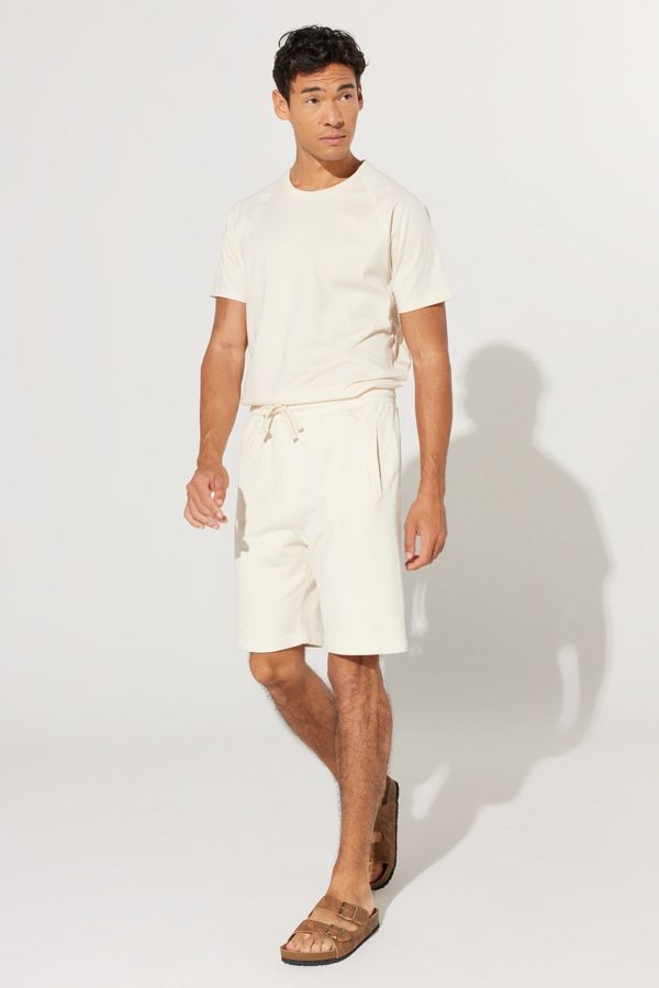 ALTINYILDIZ CLASSICS ALTINYILDIZ CLASSICS Men's Ecru Standard Fit Regular Fit 100% Cotton Pocket Shorts