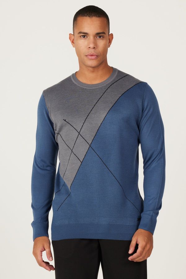 ALTINYILDIZ CLASSICS ALTINYILDIZ CLASSICS Men's Indigo-Grey Standard Fit Regular Cut Crew Neck Patterned Knitwear Sweater