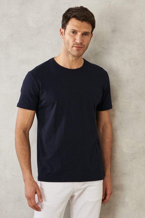ALTINYILDIZ CLASSICS ALTINYILDIZ CLASSICS Men's Navy Blue 360-degree Stretching All-Directional Slim Fit Slim-Fit Cut Crew Neck T-Shirt.