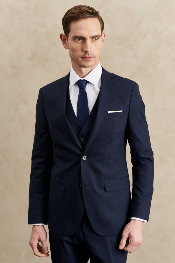ALTINYILDIZ CLASSICS ALTINYILDIZ CLASSICS Men's Navy Blue Slim Fit Slim Fit Monocollar Nano Suit With Vest, Wool and Water and Stain Repellent.