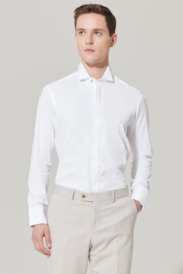 ALTINYILDIZ CLASSICS ALTINYILDIZ CLASSICS Men's White Shirt with Wrinkle-Free Fabric, Slim Fit, Fitted Fit 100% Cotton, Black Detailed, Collar Collar.