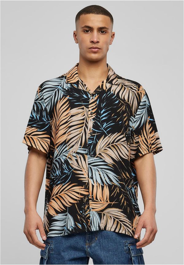 UC Men AOP Resort viscose shirt in the palm of your hand