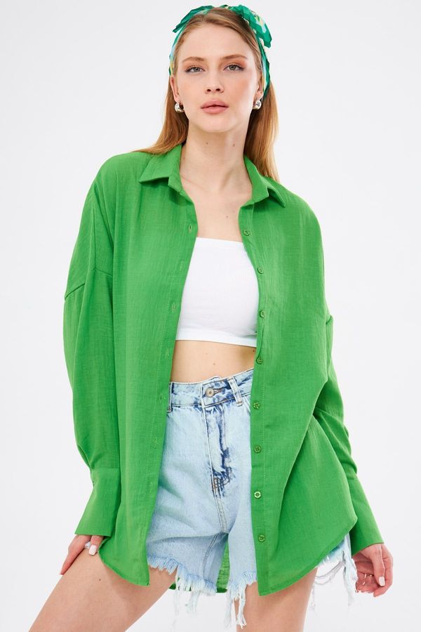 armonika armonika Women's Green Oversize Textured Linen Look Wide Cuff Shirt