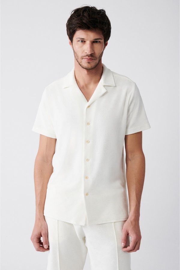 Avva Avva Men's White Clarified Collar Short Sleeve Cotton Regular Fit Towel Shirt
