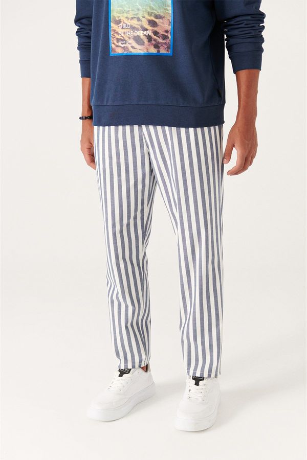 Avva Avva Men's White-Navy Blue Wide Striped Relaxed Fit Pants
