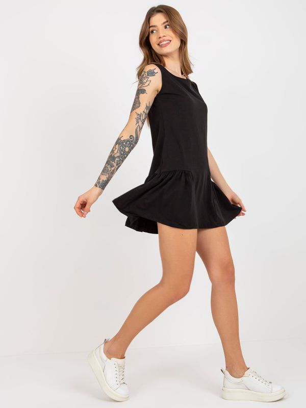 Fashionhunters Basic black flowing minidress with frills