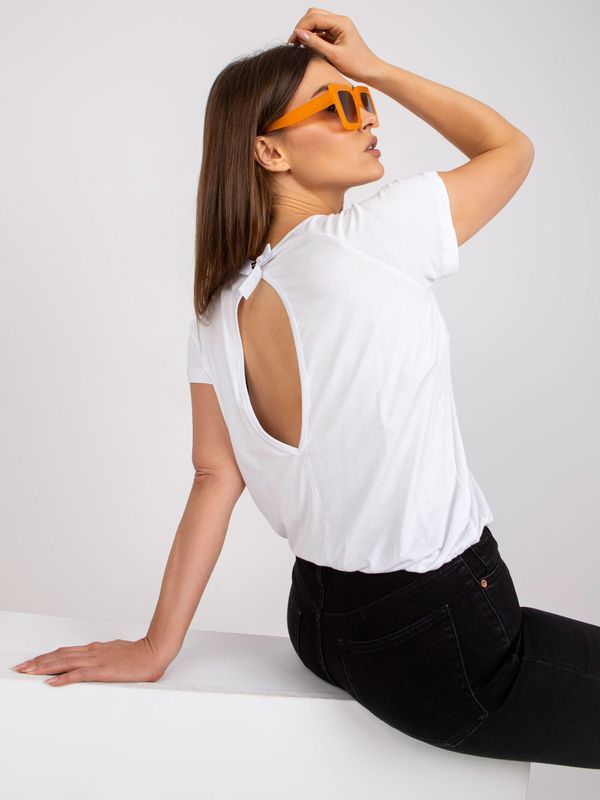 Fashionhunters Basic white blouse with short sleeves