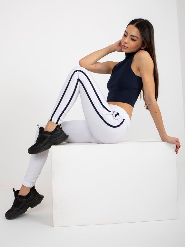 Fashionhunters Basic white sweatpants with stripes RUE PARIS