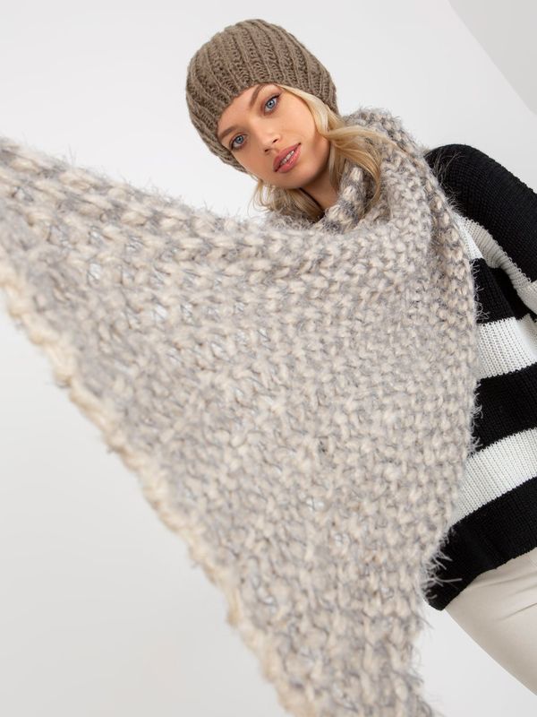Fashionhunters Beige and gray women's knitted scarf