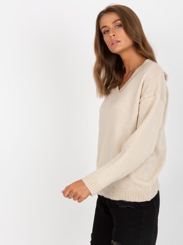 Fashionhunters Beige knitted classic sweater RUE PARIS