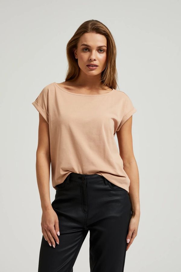 Moodo Beige T-shirt with a round neckline