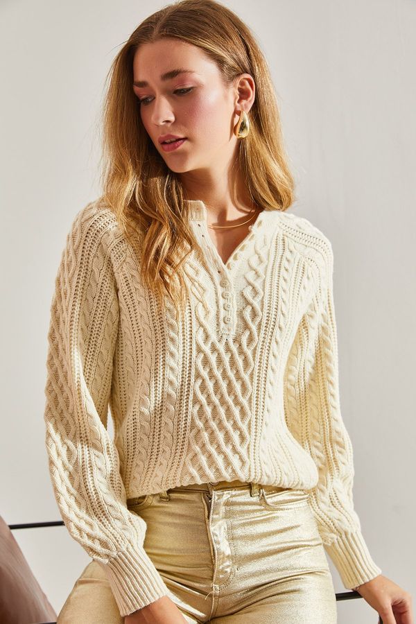 Bianco Lucci Bianco Lucci Women's Braided Buttoned Knitwear Sweater