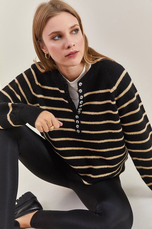 Bianco Lucci Bianco Lucci Women's Buttoned Collar Turtleneck Striped Knitwear Sweater