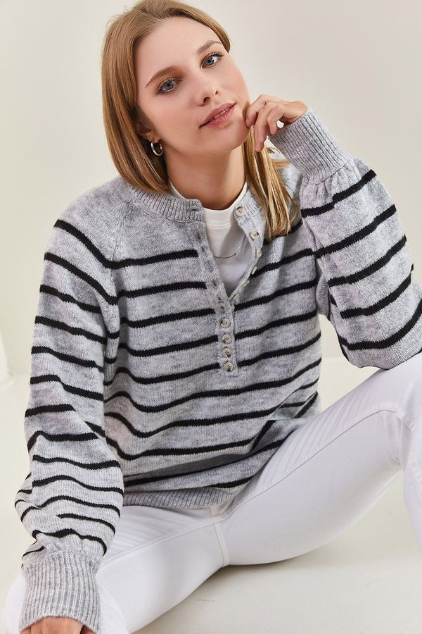 Bianco Lucci Bianco Lucci Women's Buttoned Collar Turtleneck Striped Knitwear Sweater