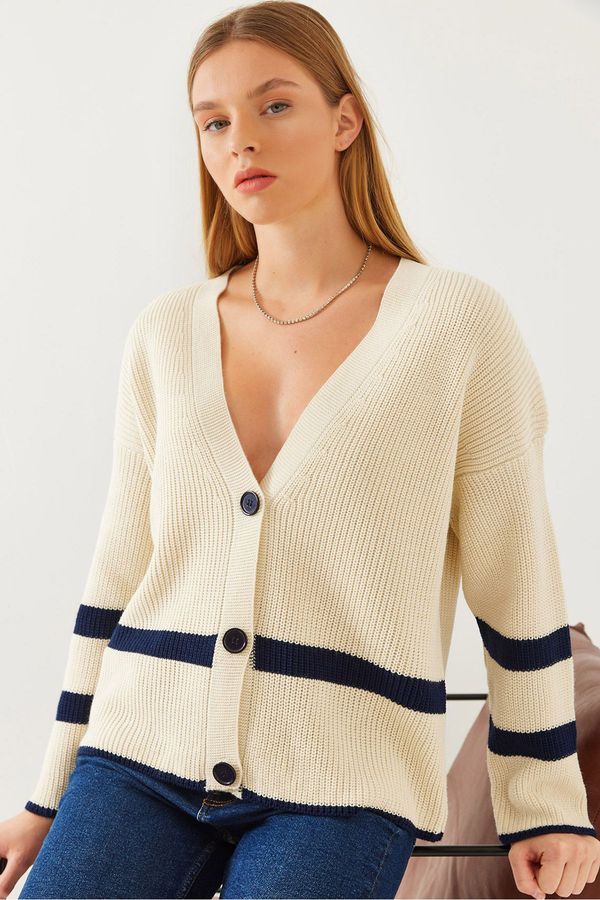 Bianco Lucci Bianco Lucci Women's Buttoned Thessaloniki Knitwear Cardigan