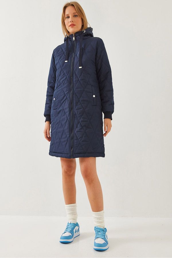 Bianco Lucci Bianco Lucci Women's Diamond Patterned Hooded Coat 5138