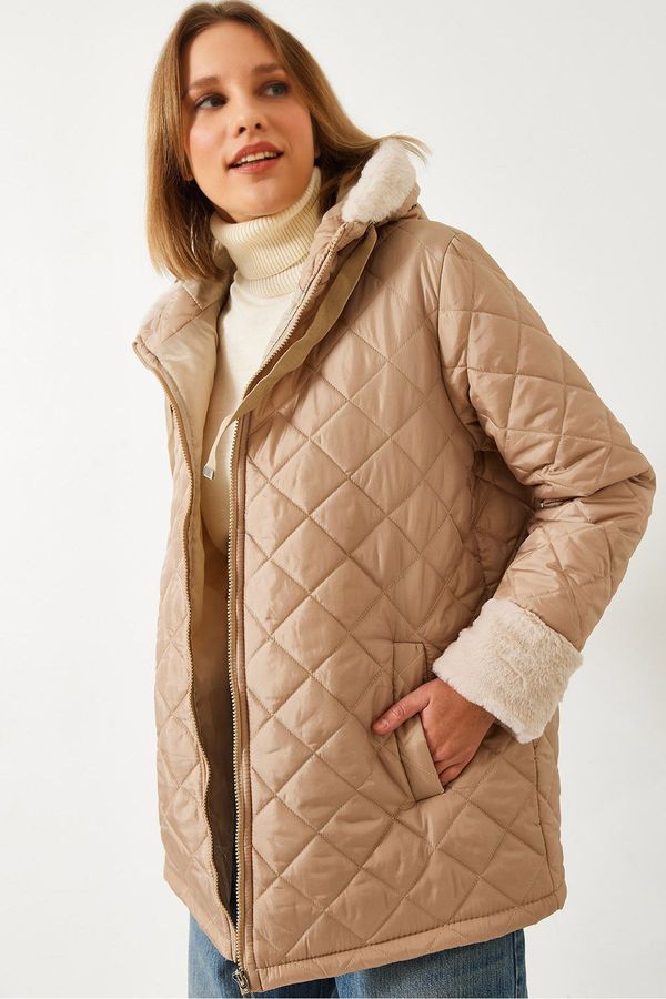 Bianco Lucci Bianco Lucci Women's Hooded Diamond Patterned Quilted Coat 5197