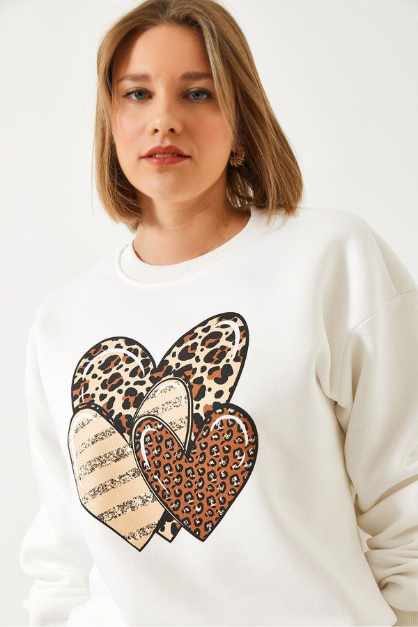 Bianco Lucci Bianco Lucci Women's Leopard Three Hearts Printed Sweatshirt