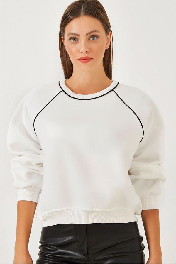 Bianco Lucci Bianco Lucci Women's Piping Detailed Three Thread Raised Sweatshirt