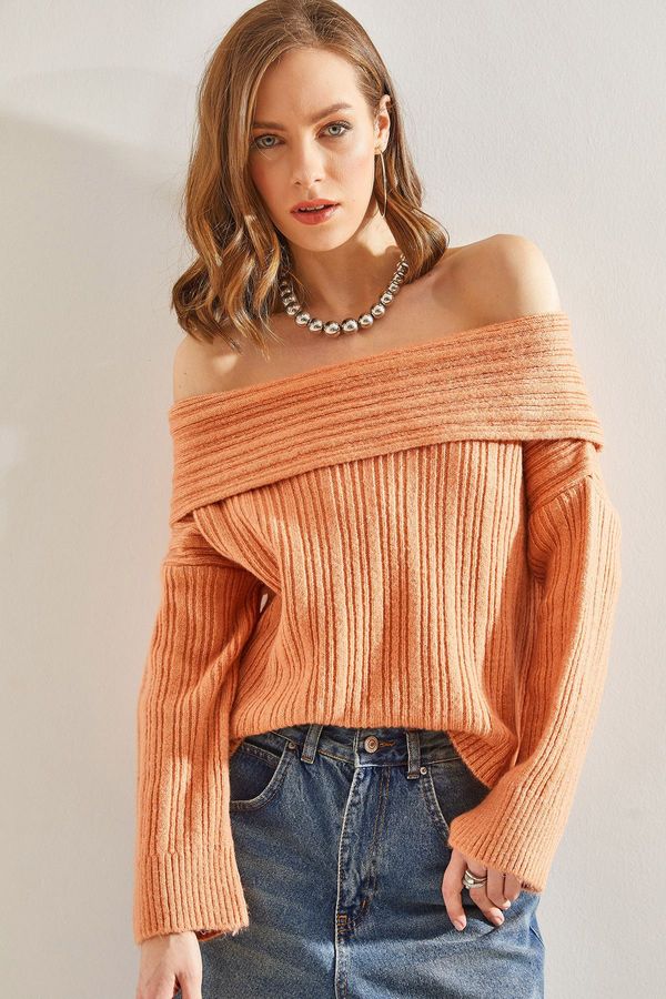 Bianco Lucci Bianco Lucci Women's Ruffle Collar Sweater