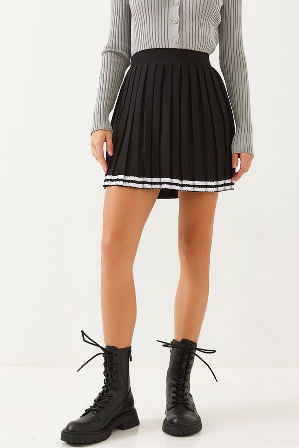 Bianco Lucci Bianco Lucci Women's Stripe Detail Pleated Atlas Skirt 7152