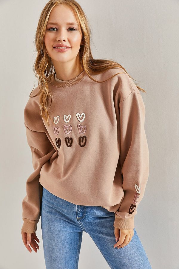 Bianco Lucci Bianco Lucci Women's Three Thread Raised Heart Printed Sweatshirt