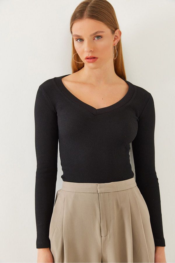 Bianco Lucci Bianco Lucci Women's V Neck Long Sleeve Camisole Blouse 2412