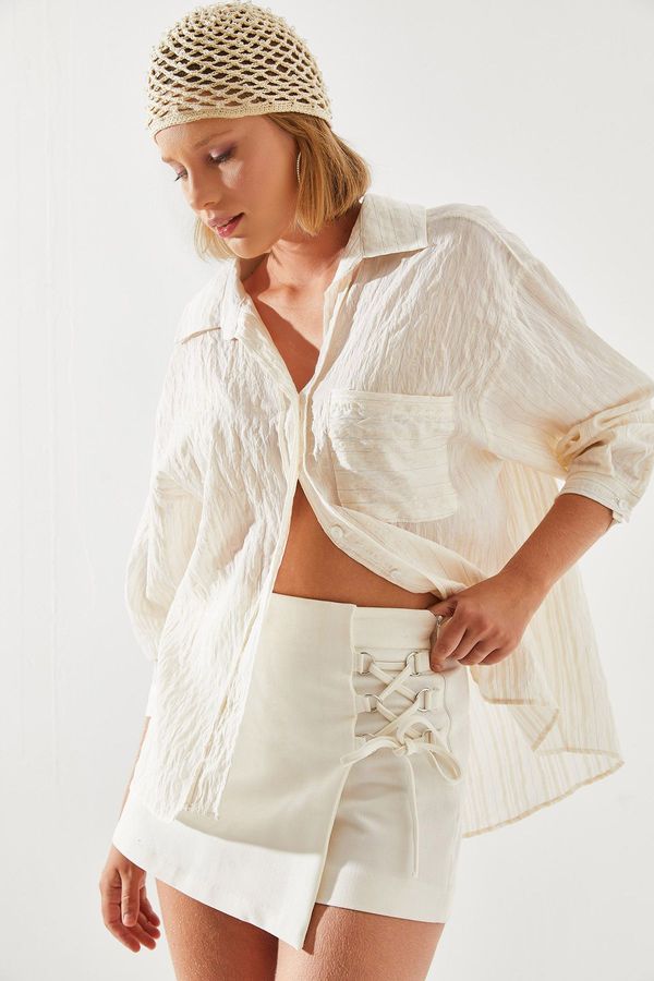 Bianco Lucci Bianco Lucci Women's V-Neck Self-Striped Glitter Detailed Single Pocket Oversize Shirt 8212