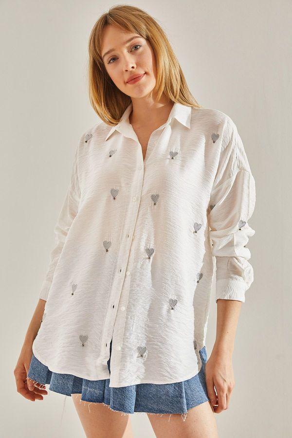 Bianco Lucci Bianco Lucci Women's White Linen Airobin Heart Embroidered Oversize Shirt