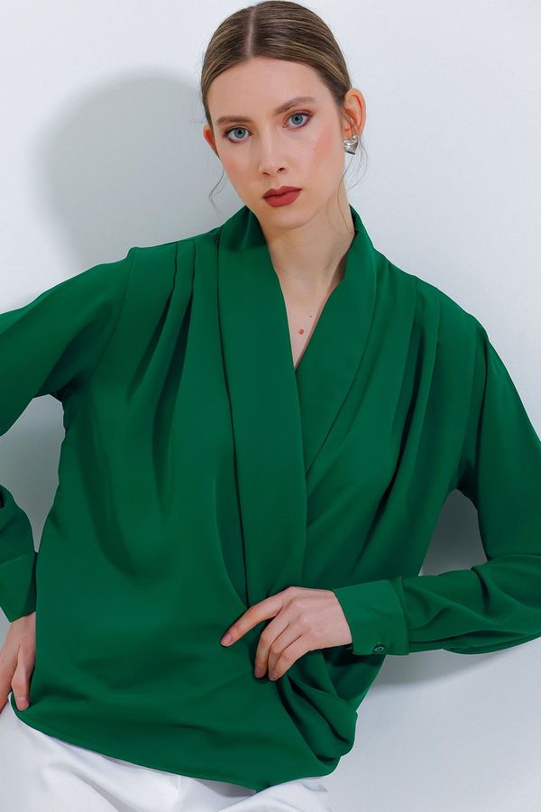 Bigdart Bigdart Women's Emerald Green Double Breasted Collar Flowing Satin Blouse 0492