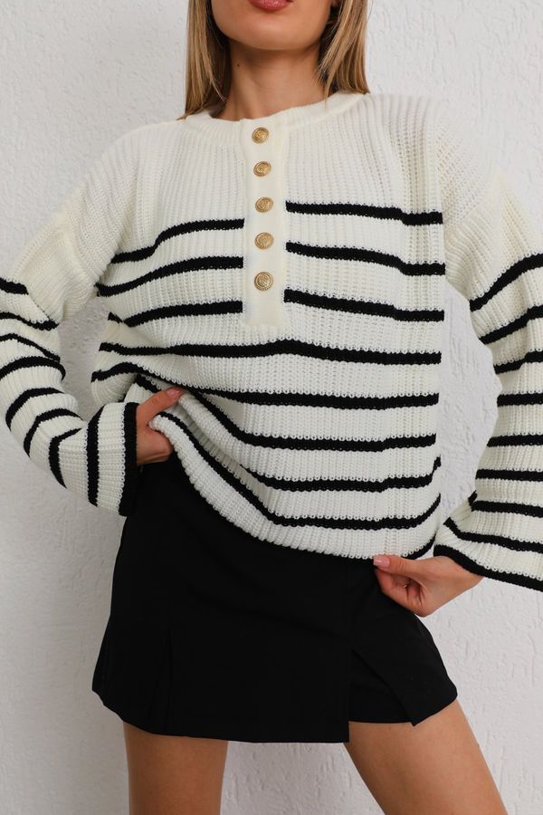 BİKELİFE BİKELİFE Women's White Oversize Gold Buttoned Striped Thick Knitwear Sweater