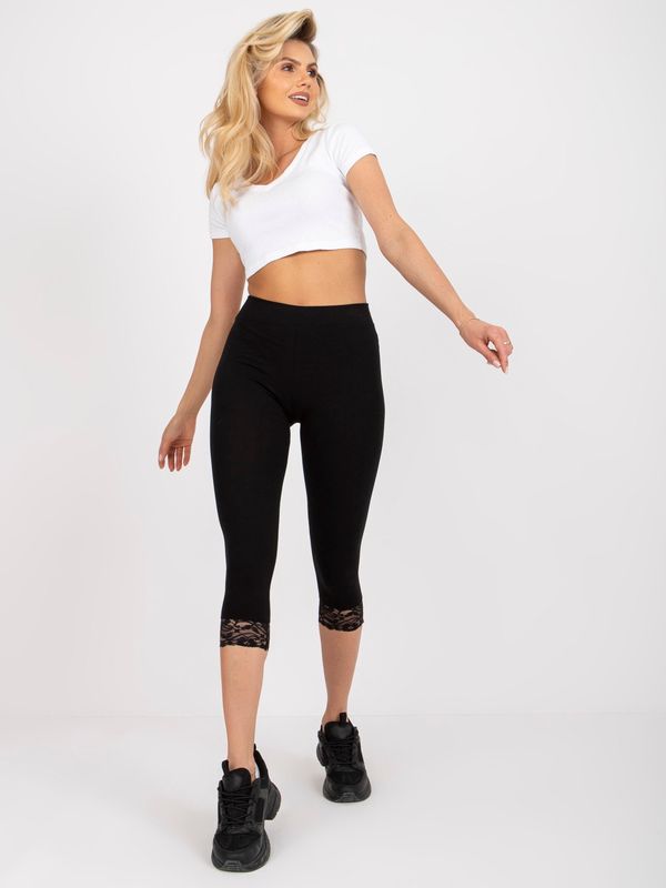 Fashionhunters Black 3/4 sports leggings with lace