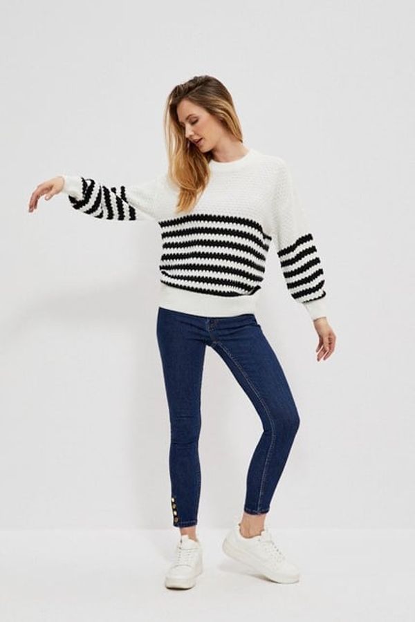 Moodo Black and white sweater