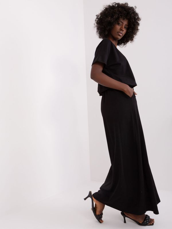 Fashionhunters Black basic maxi dress with short sleeves