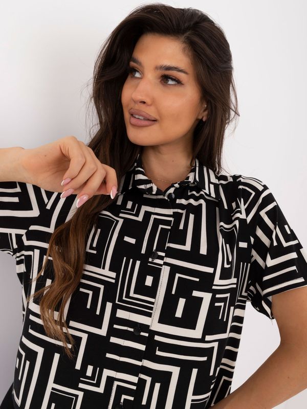 Fashionhunters Black blouse with geometric pattern